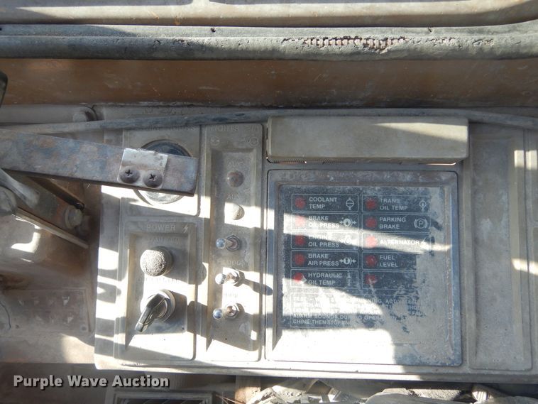 image for item KS9290 1984 Caterpillar 966D  wheel loader