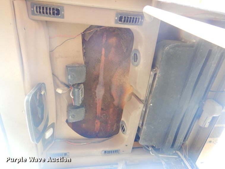 image for item KS9291 1997 John Deere 770C  motor grader