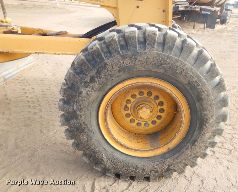 image for item KS9291 1997 John Deere 770C  motor grader