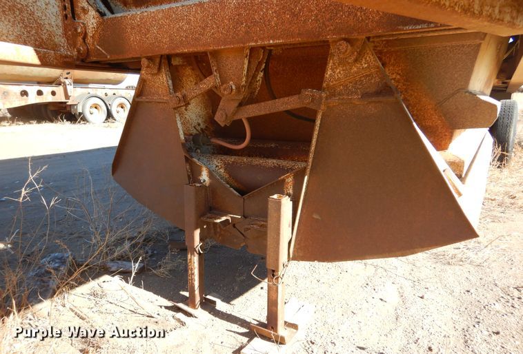 image for item KS9292 1992 Trail King  bottom dump trailer