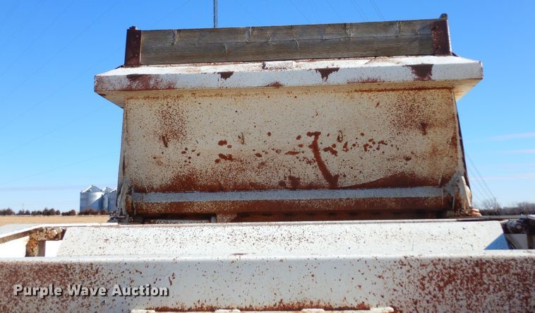 image for item KS9292 1992 Trail King  bottom dump trailer