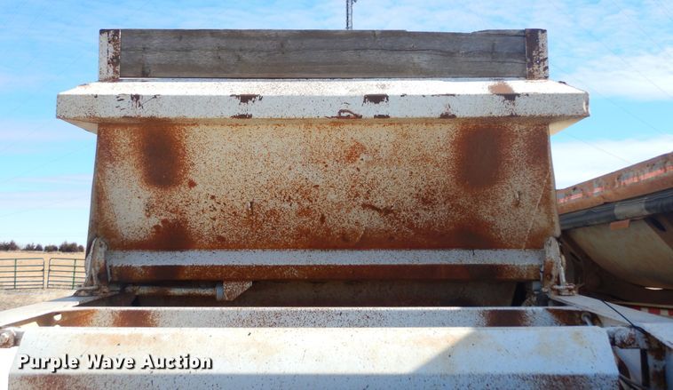 image for item KS9294 1993 Trail King  bottom dump trailer