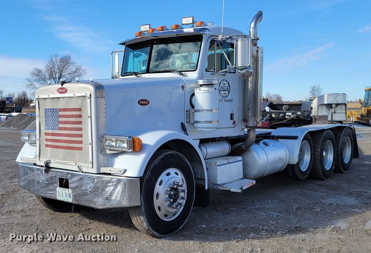 image for item DI1167 1999 Peterbilt 378  semi truck