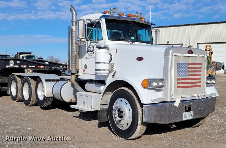 image for item DI1167 1999 Peterbilt 378  semi truck