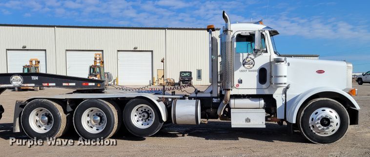 image for item DI1167 1999 Peterbilt 378  semi truck