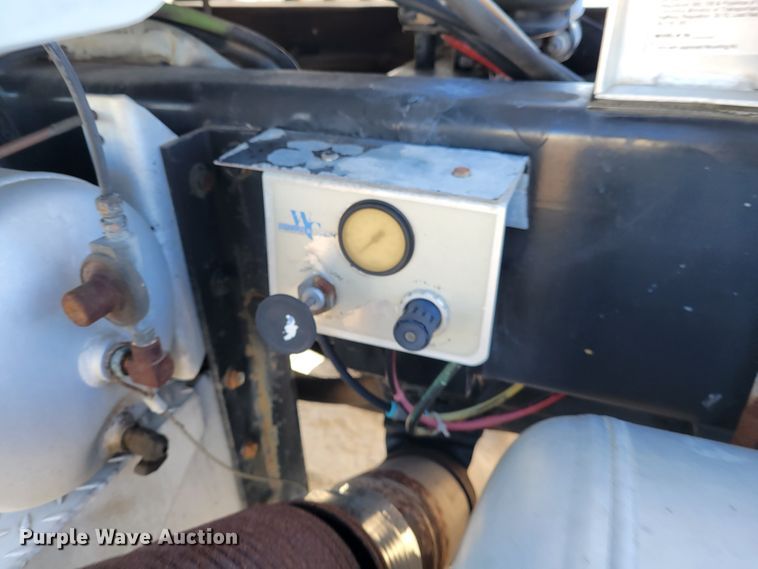 image for item DI1167 1999 Peterbilt 378  semi truck