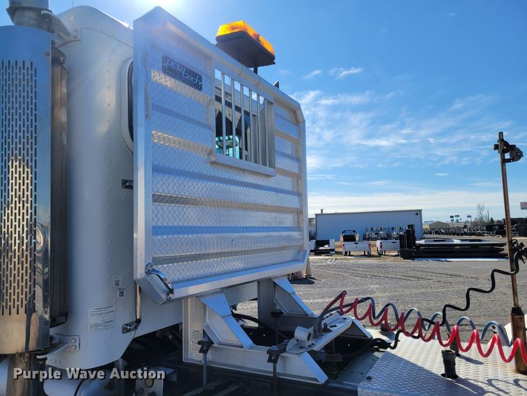 image for item DI1167 1999 Peterbilt 378  semi truck