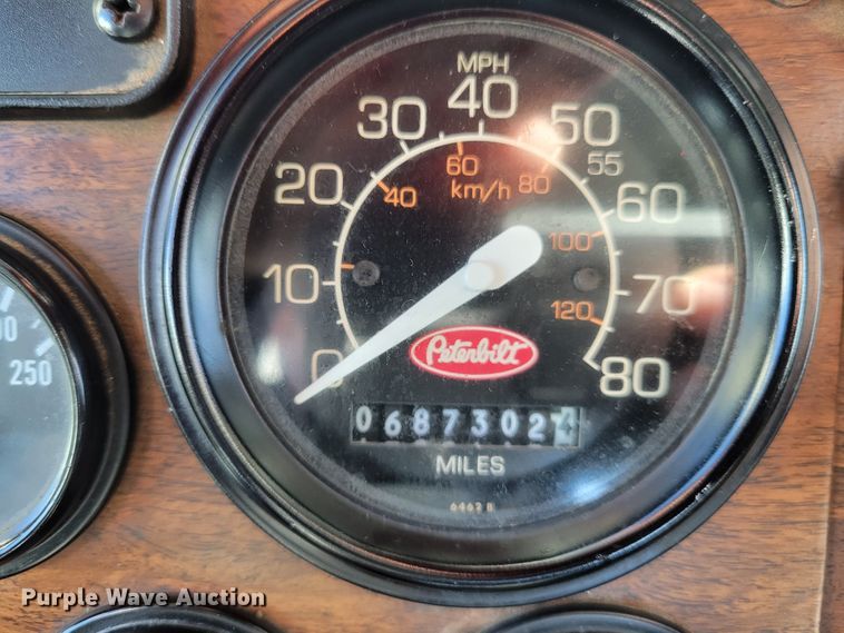 image for item DI1167 1999 Peterbilt 378  semi truck