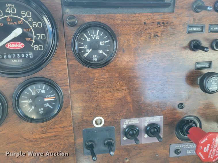 image for item DI1167 1999 Peterbilt 378  semi truck