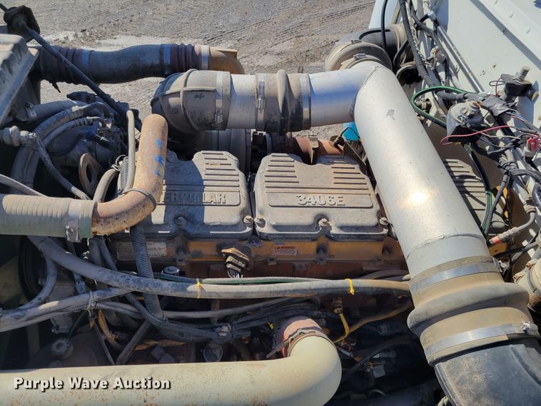 image for item DI1167 1999 Peterbilt 378  semi truck