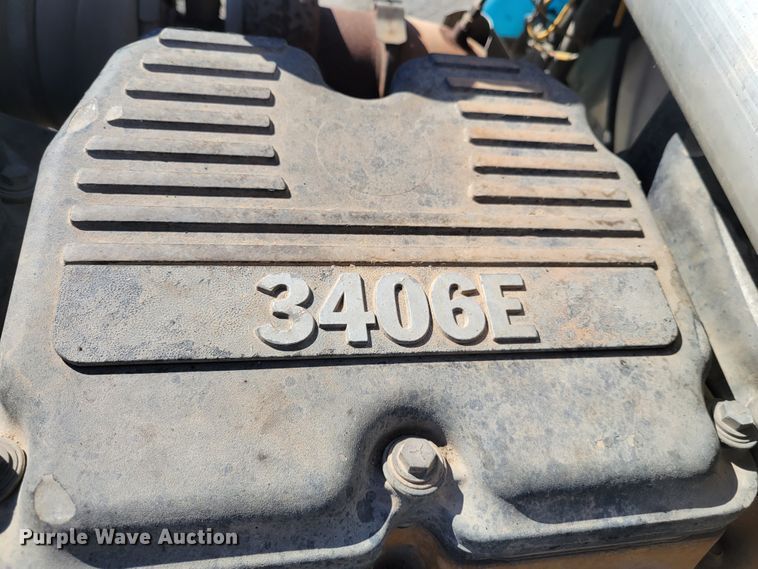 image for item DI1167 1999 Peterbilt 378  semi truck