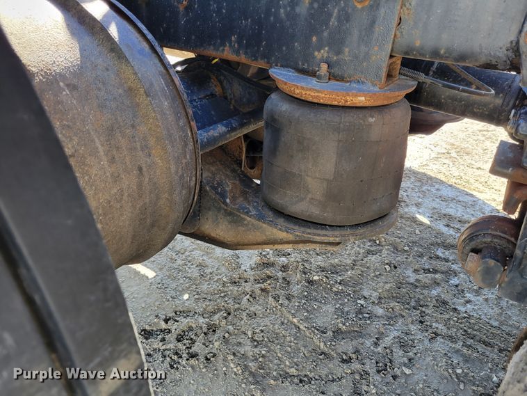 image for item DI1167 1999 Peterbilt 378  semi truck