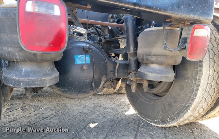 image for item DI1167 1999 Peterbilt 378  semi truck