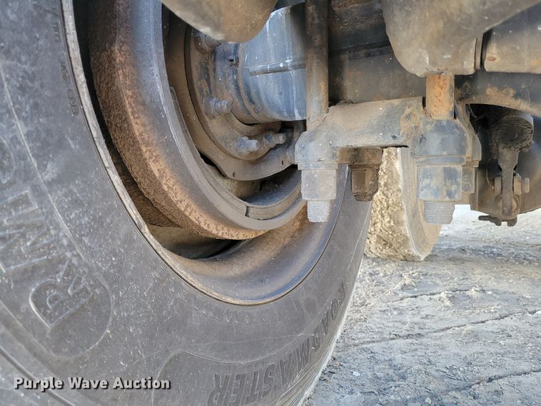 image for item DI1167 1999 Peterbilt 378  semi truck