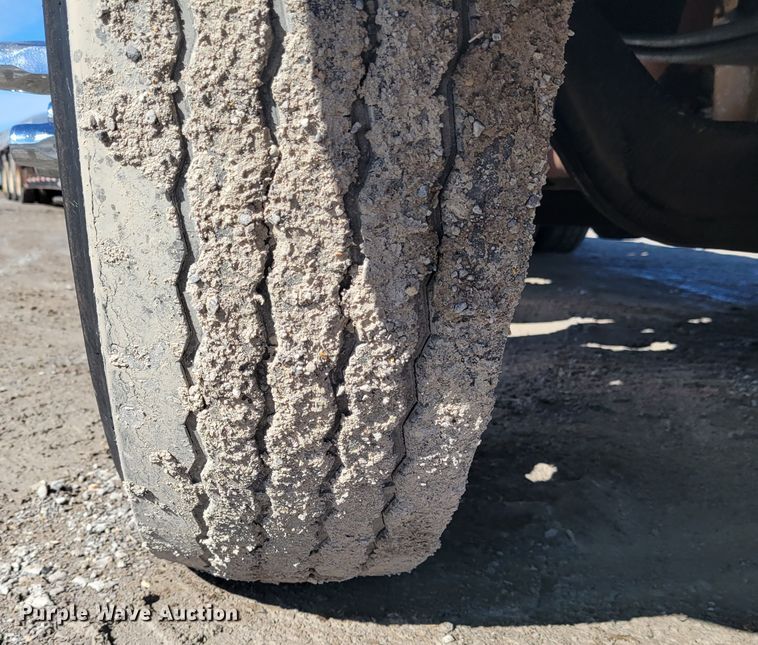 image for item DI1167 1999 Peterbilt 378  semi truck