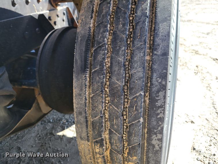 image for item DI1167 1999 Peterbilt 378  semi truck