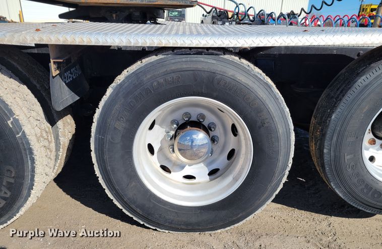 image for item DI1167 1999 Peterbilt 378  semi truck