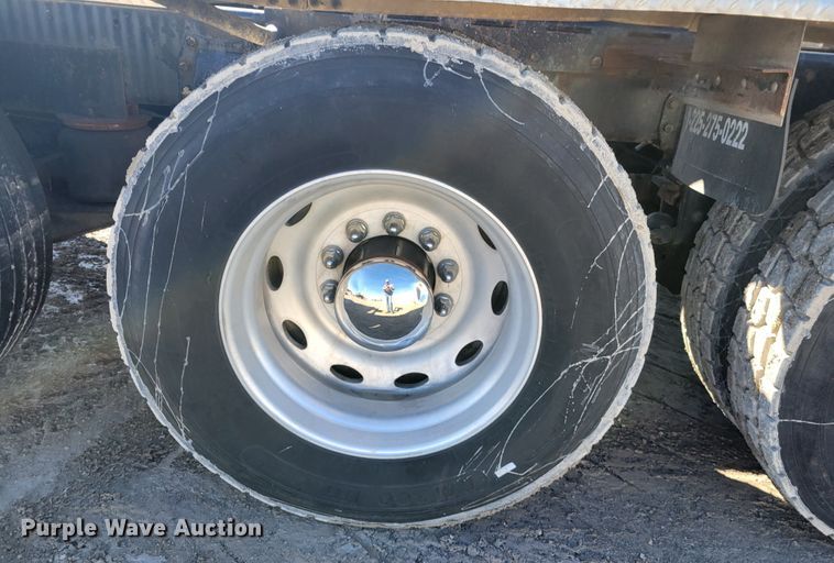 image for item DI1167 1999 Peterbilt 378  semi truck