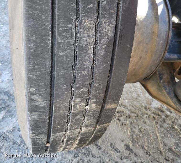 image for item DI1167 1999 Peterbilt 378  semi truck