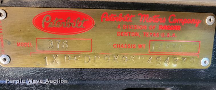 image for item DI1167 1999 Peterbilt 378  semi truck