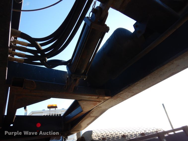 image for item DI1168 2007 Eager Beaver 55GSL  lowboy equipment trailer