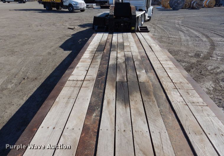 image for item DI1168 2007 Eager Beaver 55GSL  lowboy equipment trailer