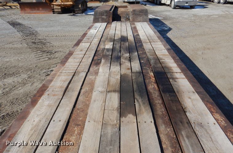 image for item DI1168 2007 Eager Beaver 55GSL  lowboy equipment trailer