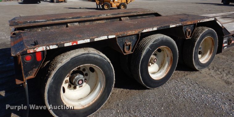 image for item DI1168 2007 Eager Beaver 55GSL  lowboy equipment trailer