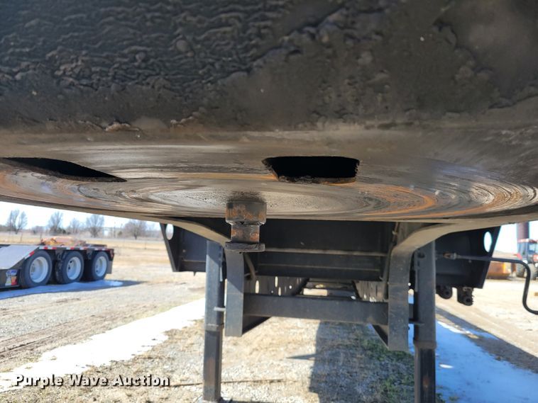 image for item DI1169 2009 Transcraft DTL-2100 W2  drop deck equipment trailer