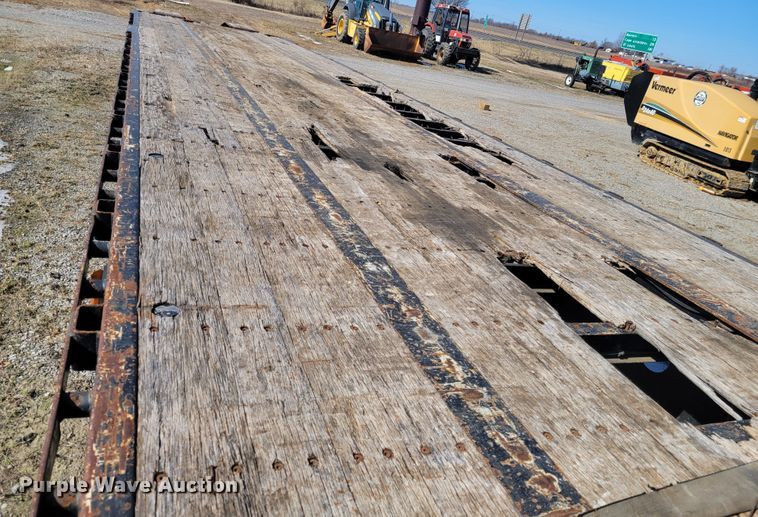 image for item DI1169 2009 Transcraft DTL-2100 W2  drop deck equipment trailer