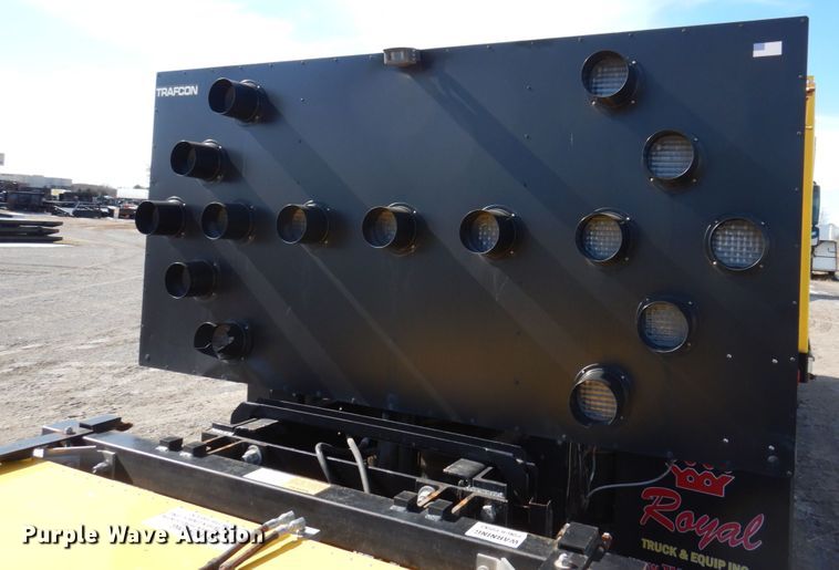 image for item DI1171 2007 Freightliner M2 106  flatbed truck