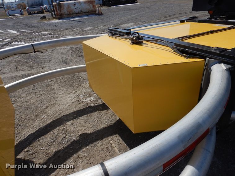 image for item DI1171 2007 Freightliner M2 106  flatbed truck