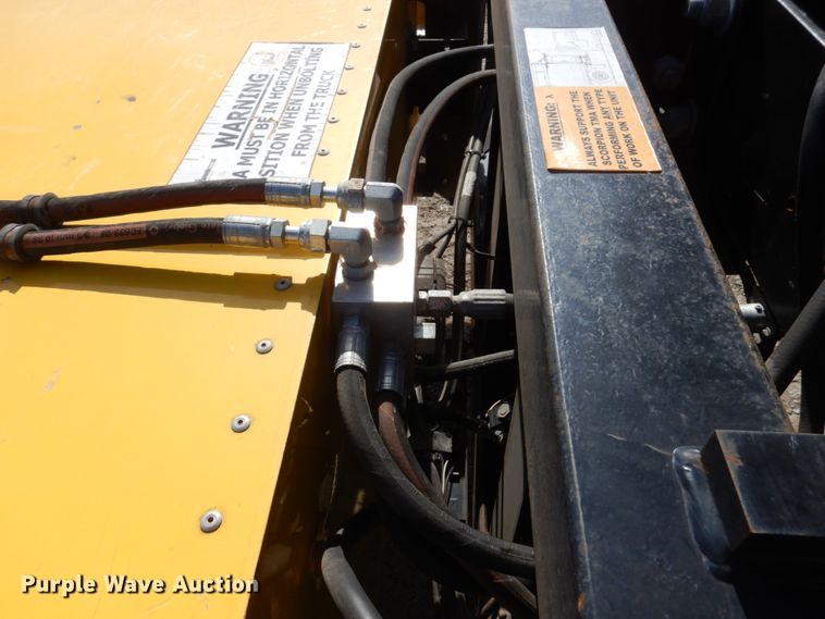 image for item DI1171 2007 Freightliner M2 106  flatbed truck