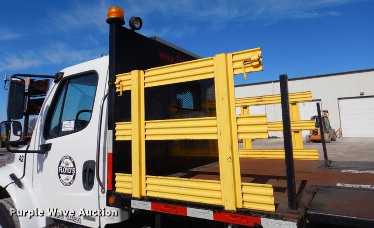 image for item DI1171 2007 Freightliner M2 106  flatbed truck