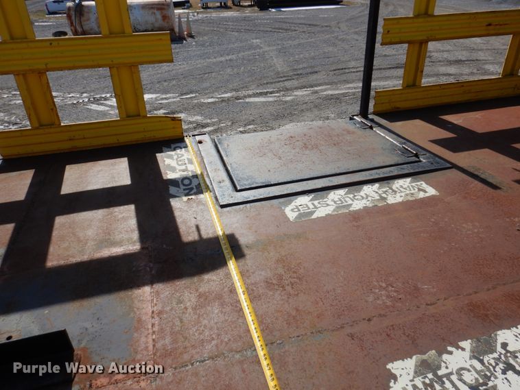 image for item DI1171 2007 Freightliner M2 106  flatbed truck