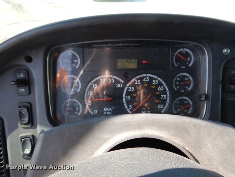 image for item DI1171 2007 Freightliner M2 106  flatbed truck