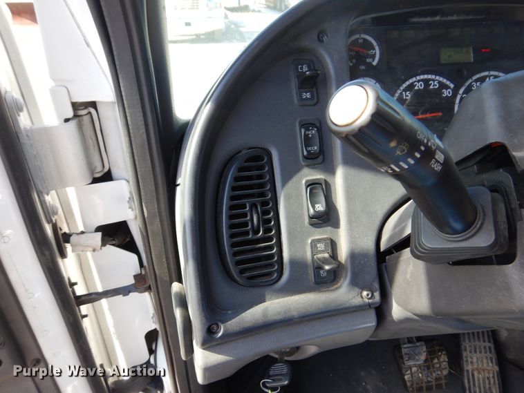 image for item DI1171 2007 Freightliner M2 106  flatbed truck