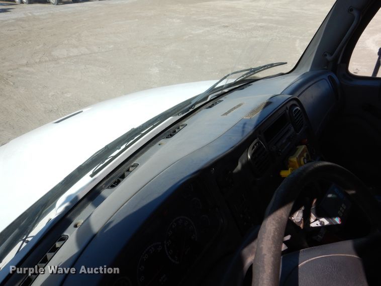 image for item DI1171 2007 Freightliner M2 106  flatbed truck