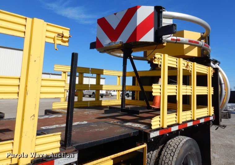 image for item DI1171 2007 Freightliner M2 106  flatbed truck