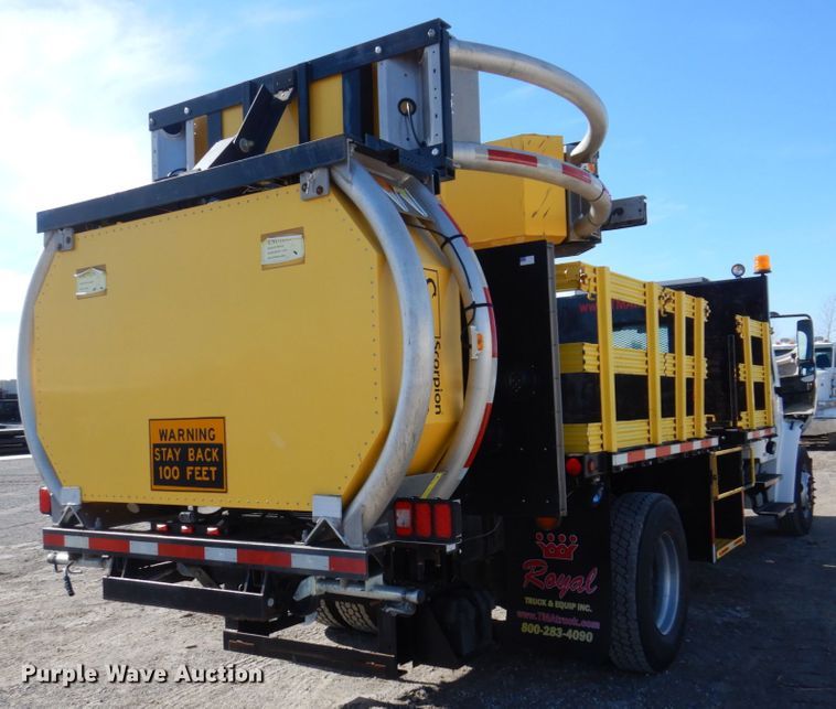 image for item DI1171 2007 Freightliner M2 106  flatbed truck