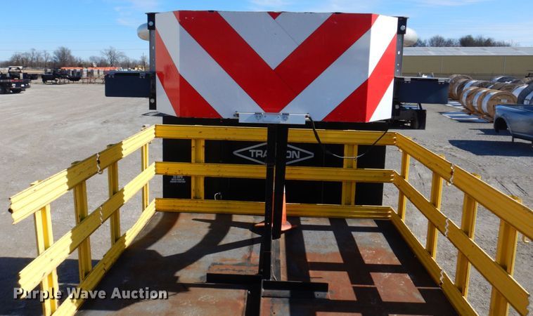 image for item DI1171 2007 Freightliner M2 106  flatbed truck