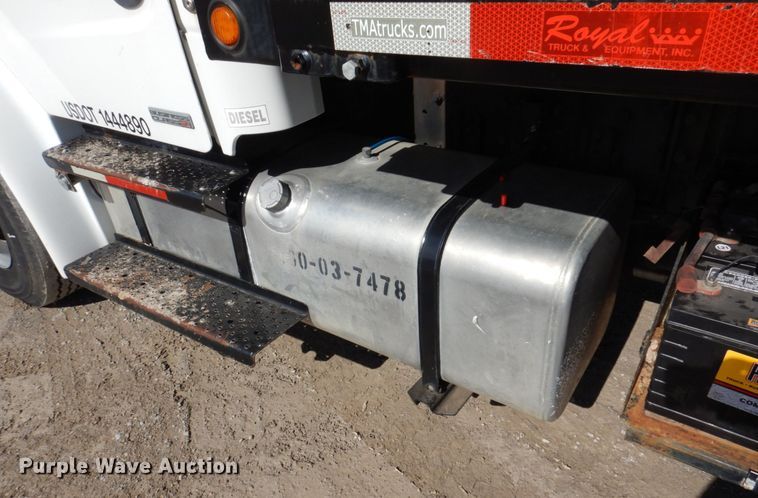 image for item DI1171 2007 Freightliner M2 106  flatbed truck