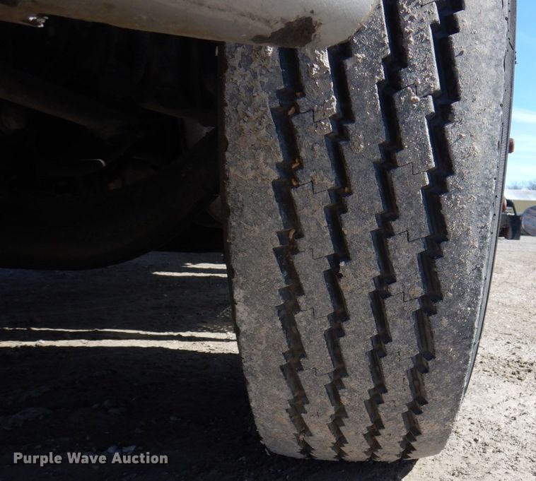 image for item DI1171 2007 Freightliner M2 106  flatbed truck