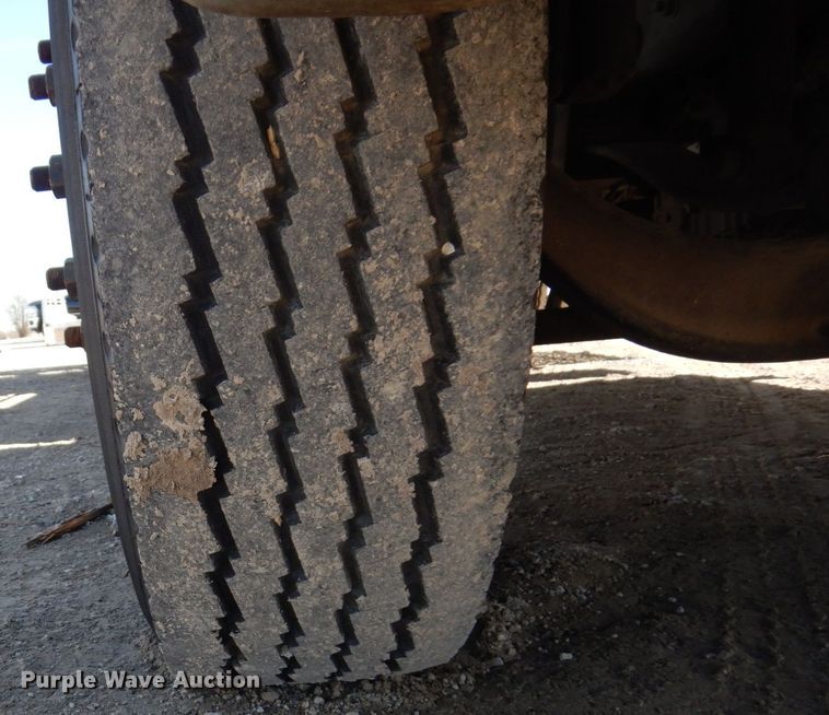 image for item DI1171 2007 Freightliner M2 106  flatbed truck