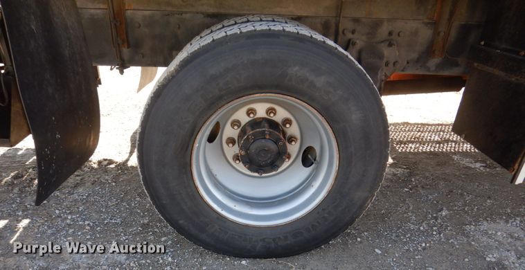 image for item DI1171 2007 Freightliner M2 106  flatbed truck