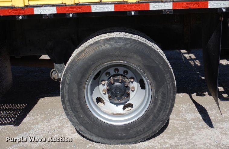 image for item DI1171 2007 Freightliner M2 106  flatbed truck