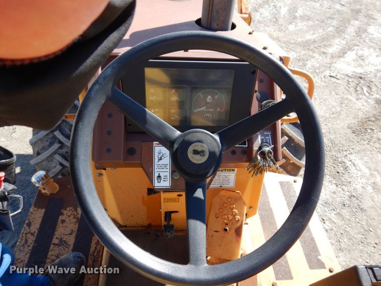 image for item DI1173 1993 Case 660  cable plow