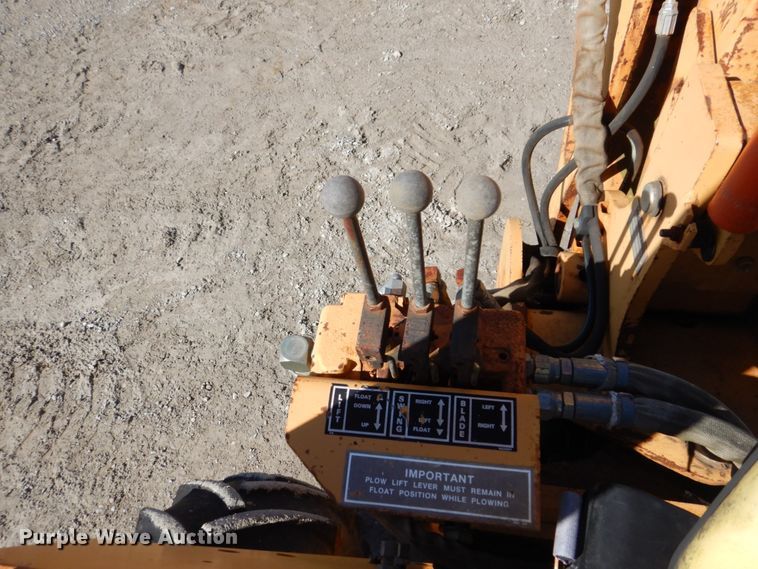 image for item DI1173 1993 Case 660  cable plow