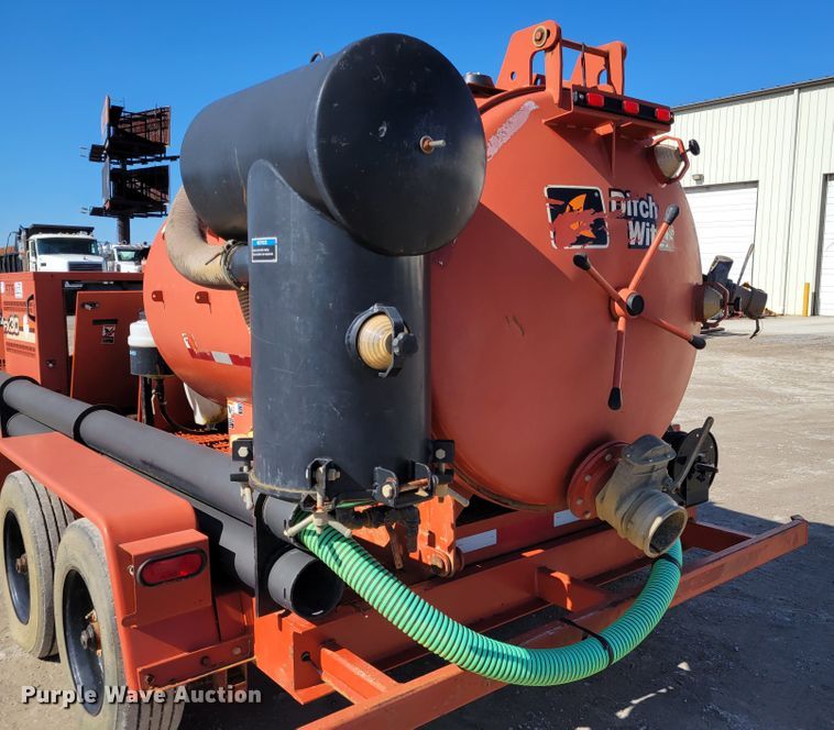 image for item DI1175 2010 Ditch Witch FX30  vacuum excavator