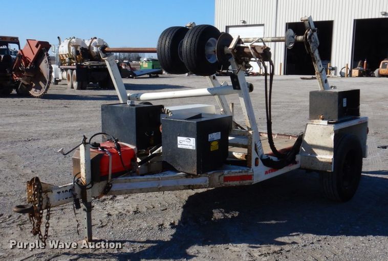 image for item DI1176 2010 Larson  reel trailer